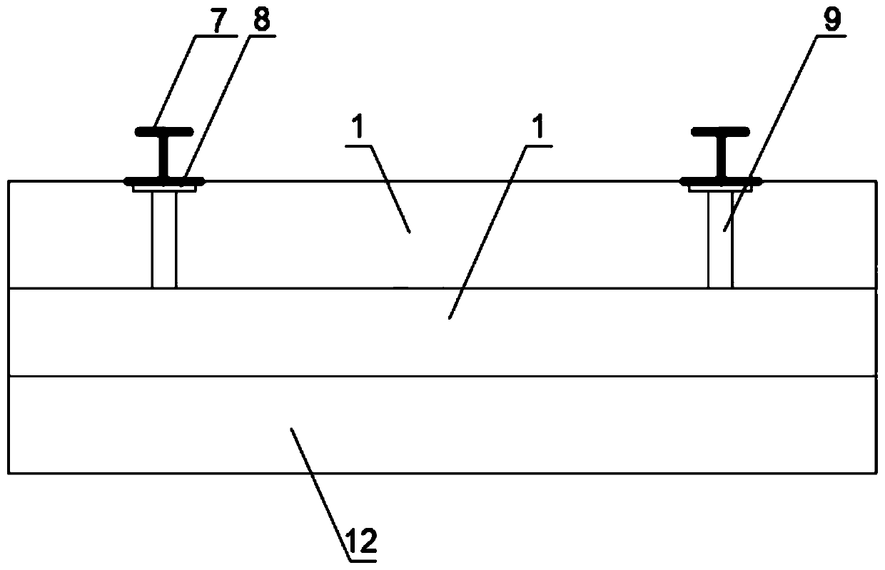 Track-ballast bed combined system capable of moving relatively