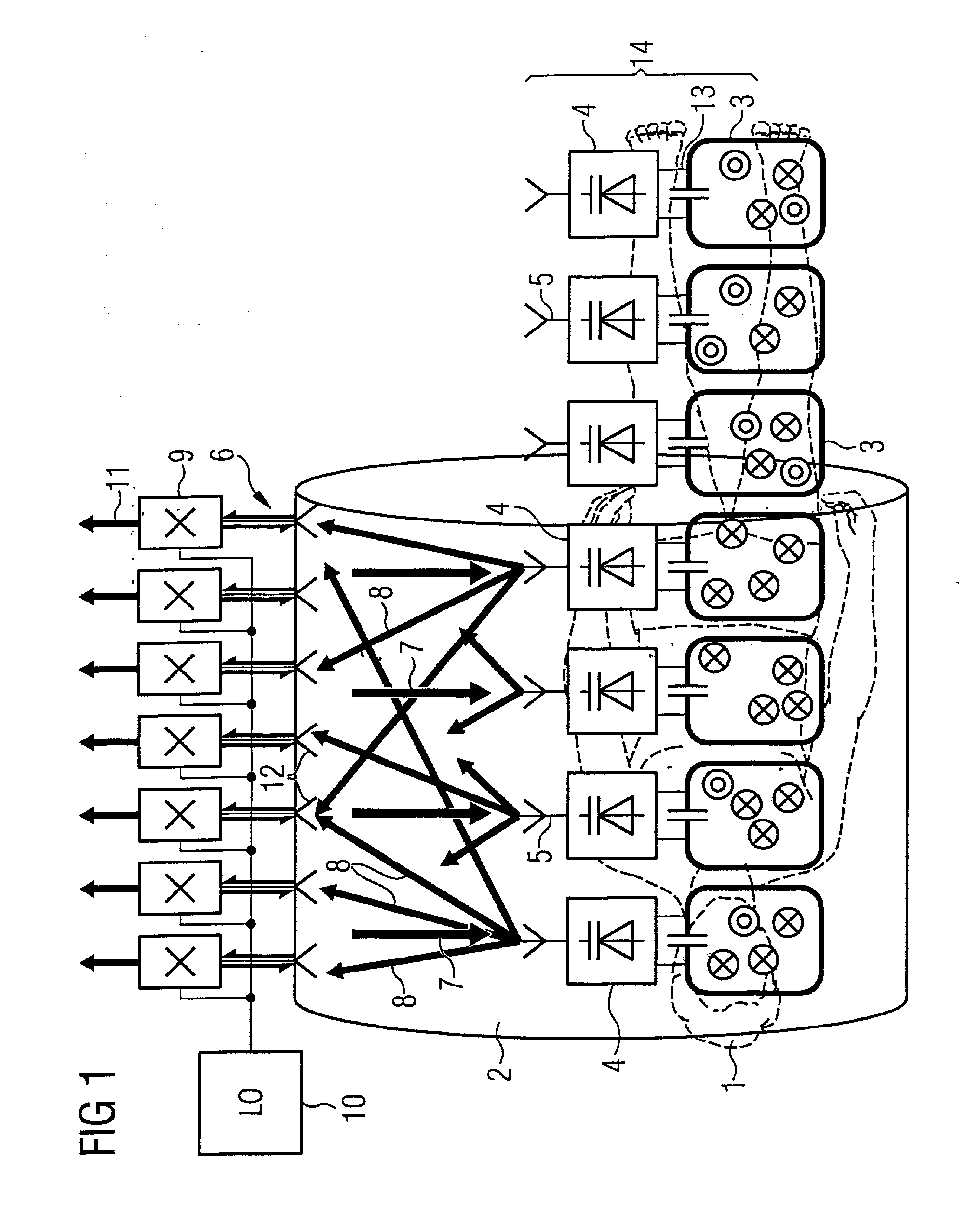 Magnetic resonance scanner with wireless transmission of signals