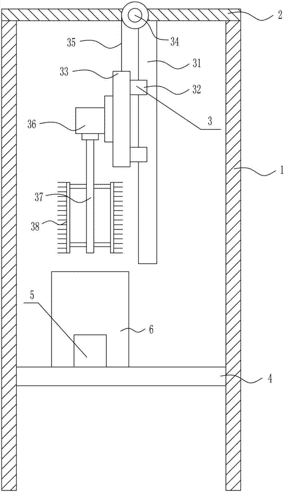 Inert chemical product charging bucket cleaning device