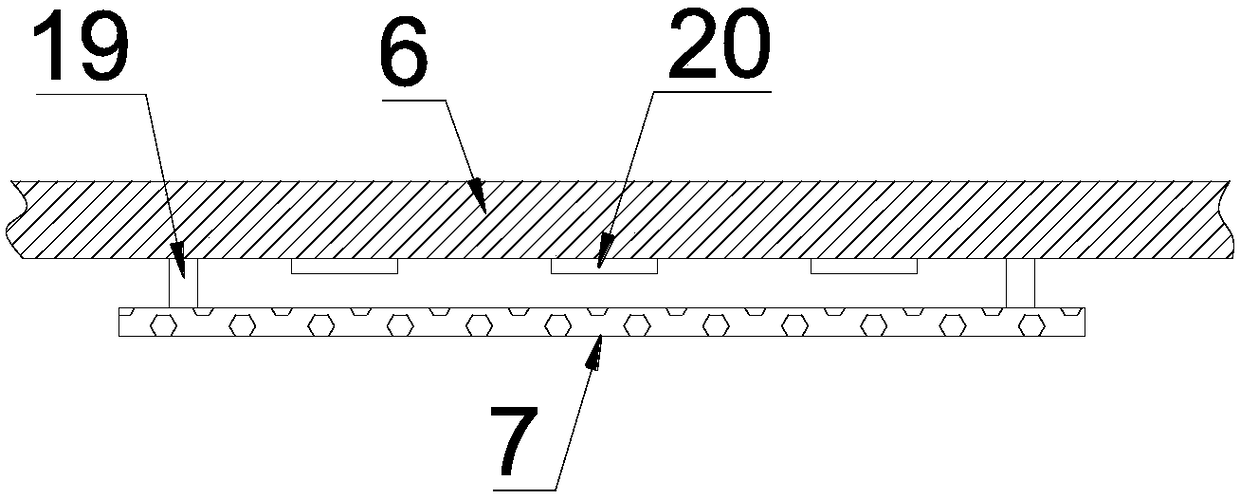 Heat-radiating power cabinet mounted in clamped mode