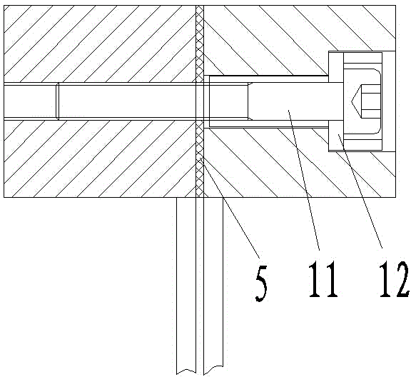 Error-proofing mechanism for carbon brush assembling of adjuster