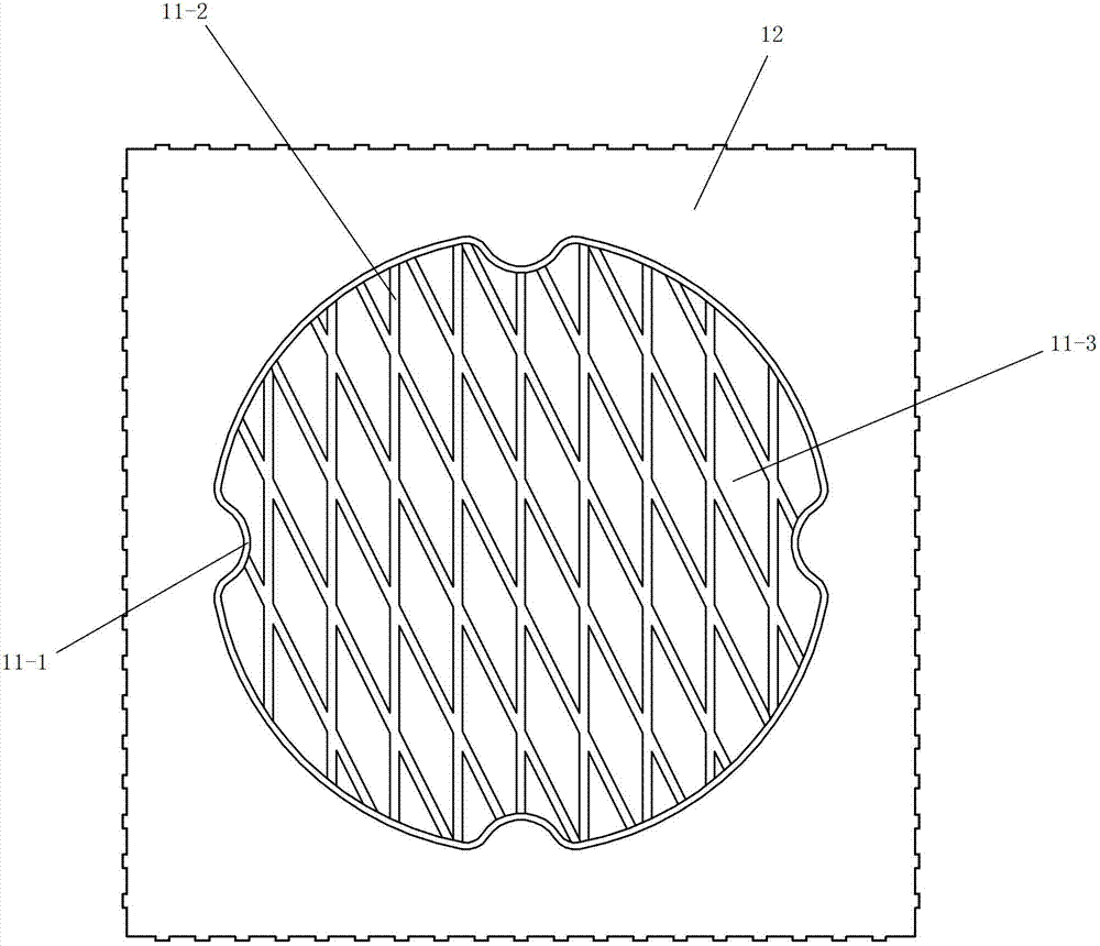 Wrapped type cake and food bearing seat thereof