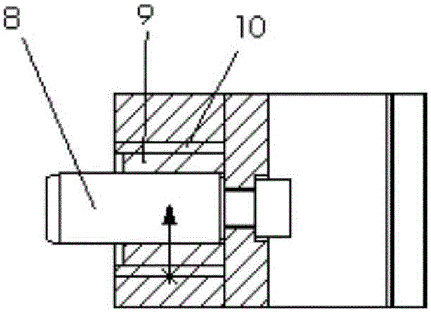 Feeding and discharging integrated pressure casting clamp