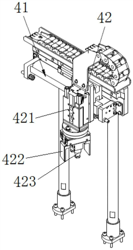 Automatic assembling equipment and assembling method for door lock shell assembly