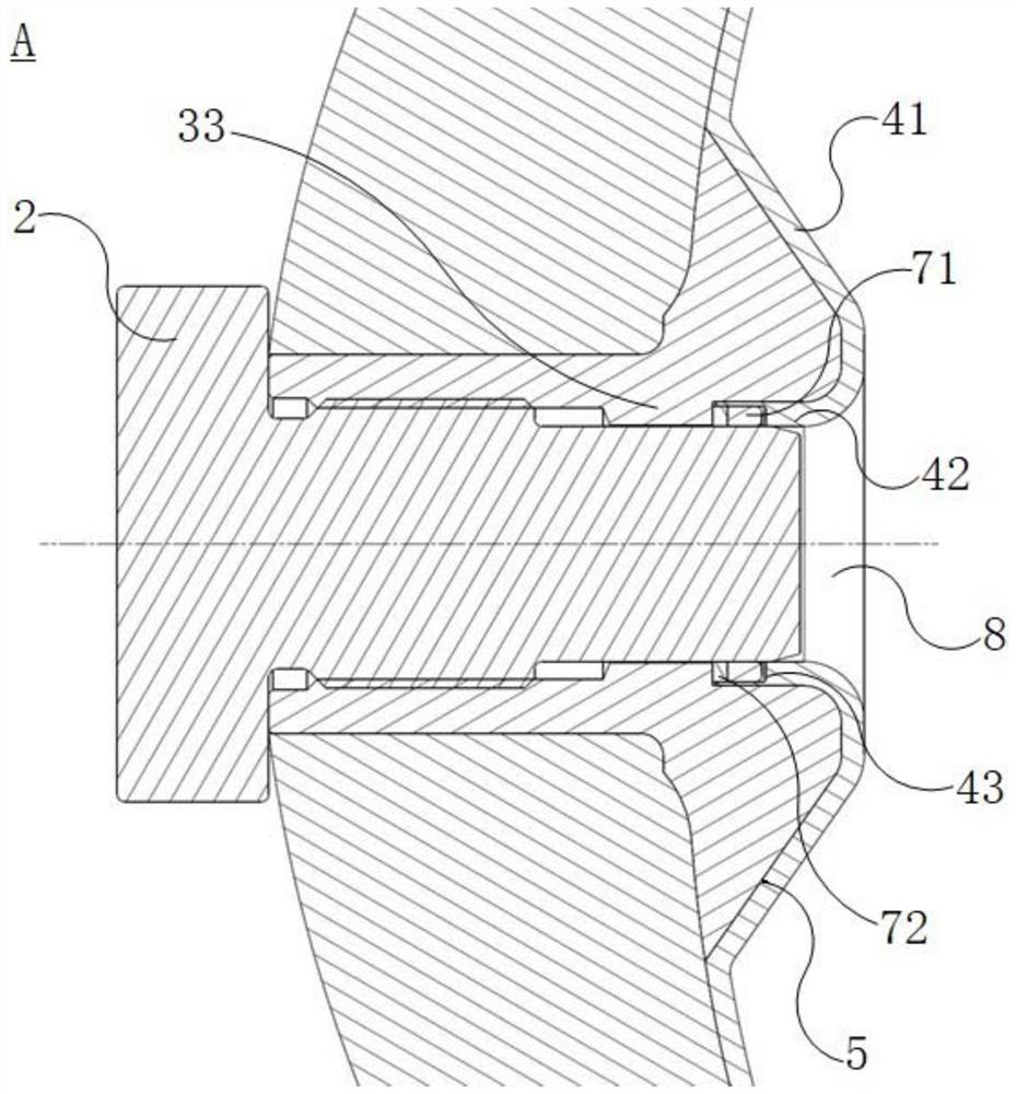 Pressure vessel and vehicle