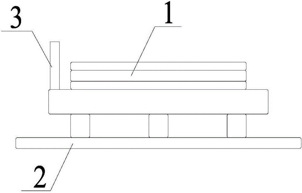 Middle frame punching die and punching technology