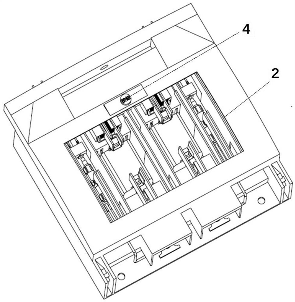 Integrated storage battery pack fusing device easy to operate and provided with visual protective cover