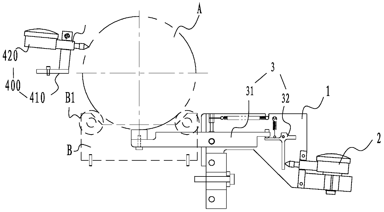 Crankshaft runout detecting device and coaxiality detecting assembly