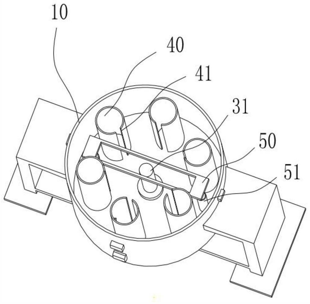 Arranging and discharging device for plastic salt bottles