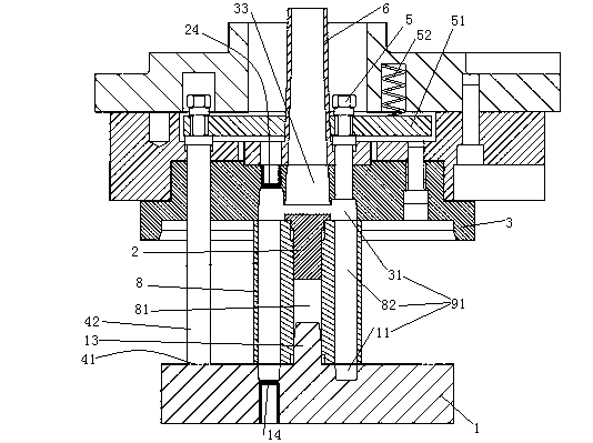 Centrifugal casting material returning method for squirrel cage rotor and centrifugal casting die for implementing method