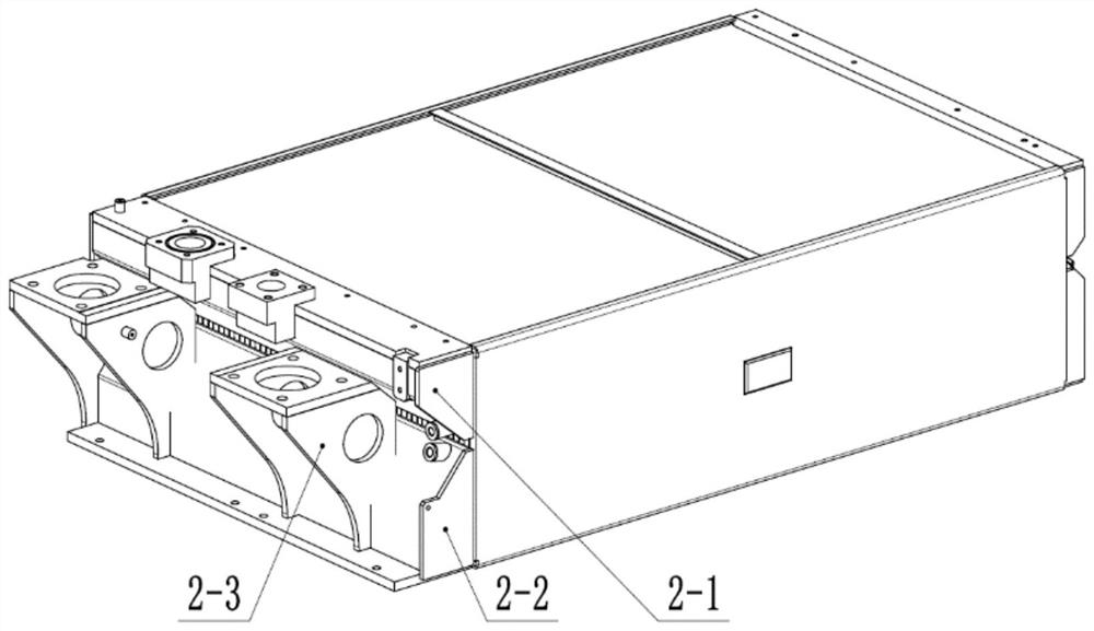 Redundant cooling tower for rail transit vehicle