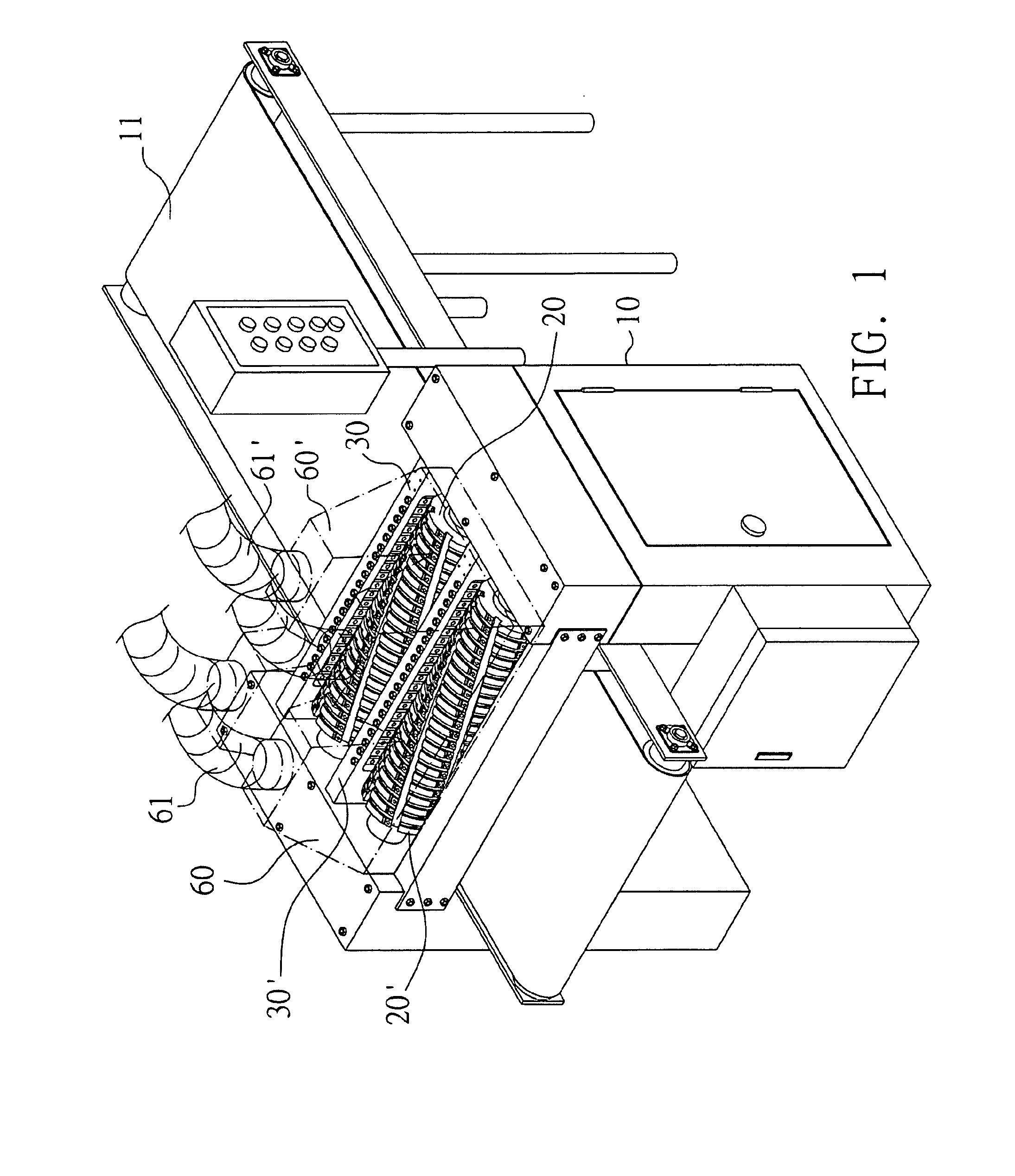 Stable wood planing assembly of a veneer wood planing machine