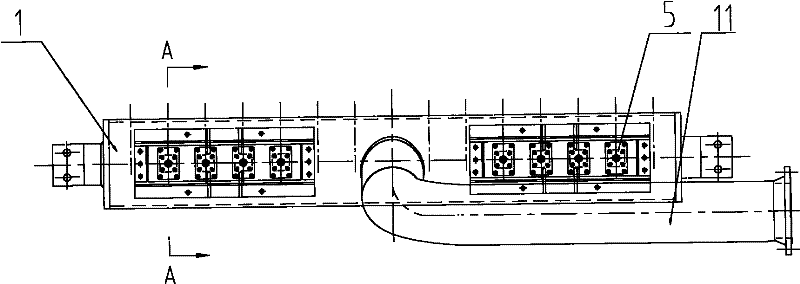 Lower spraying and cooling device arranged between finishing mill frames