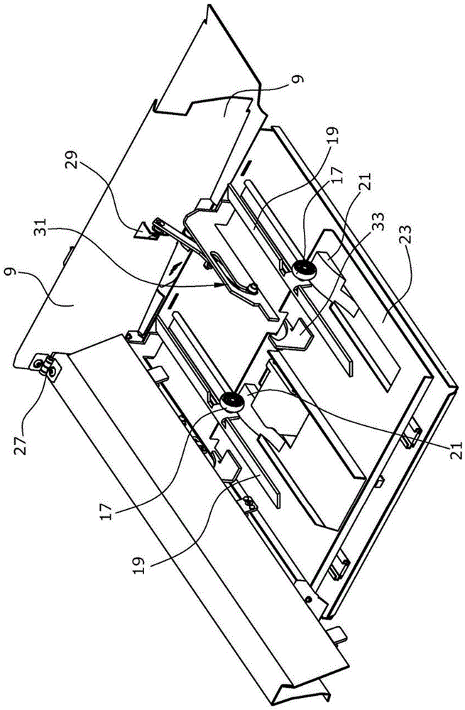 Goods transfer device, and warehouse with goods transfer device