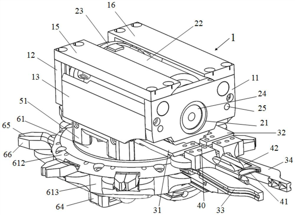 Strawberry continuous picking actuator and use method thereof