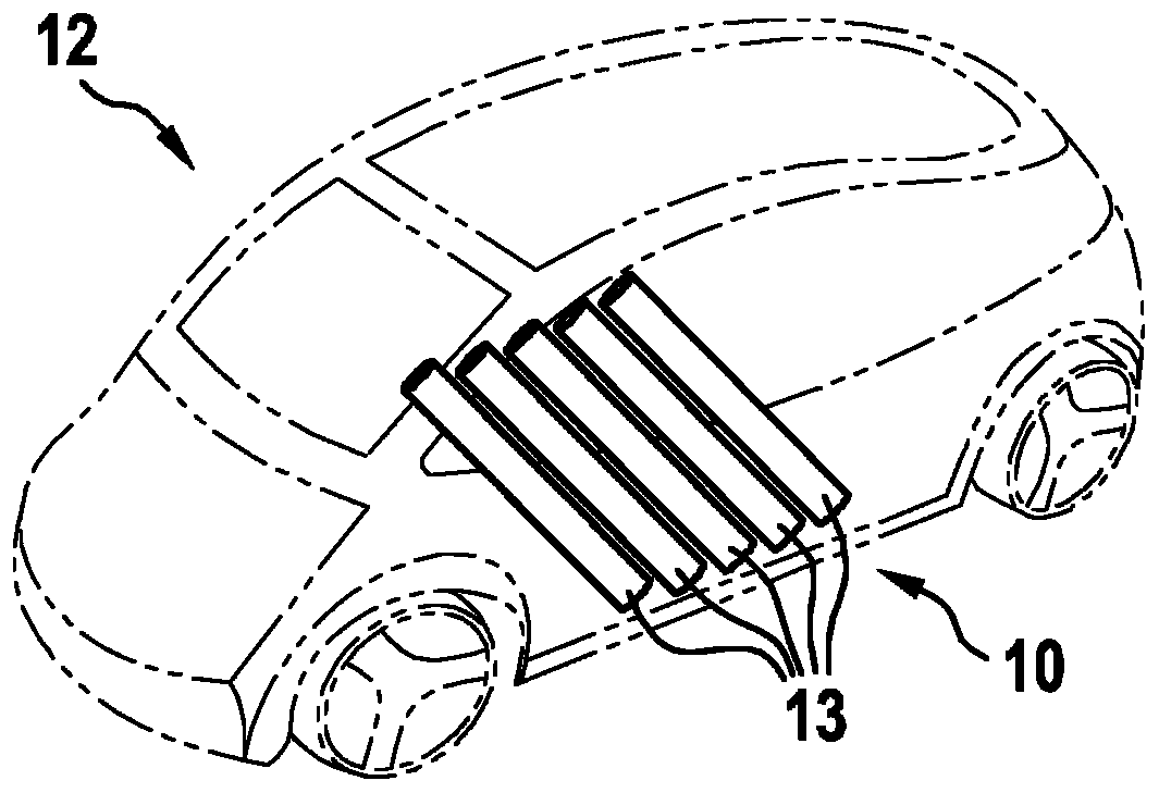 Device for storing compressed fluids