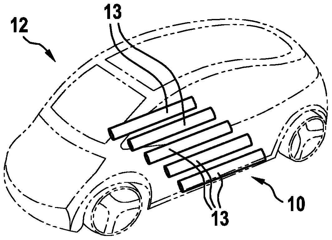 Device for storing compressed fluids