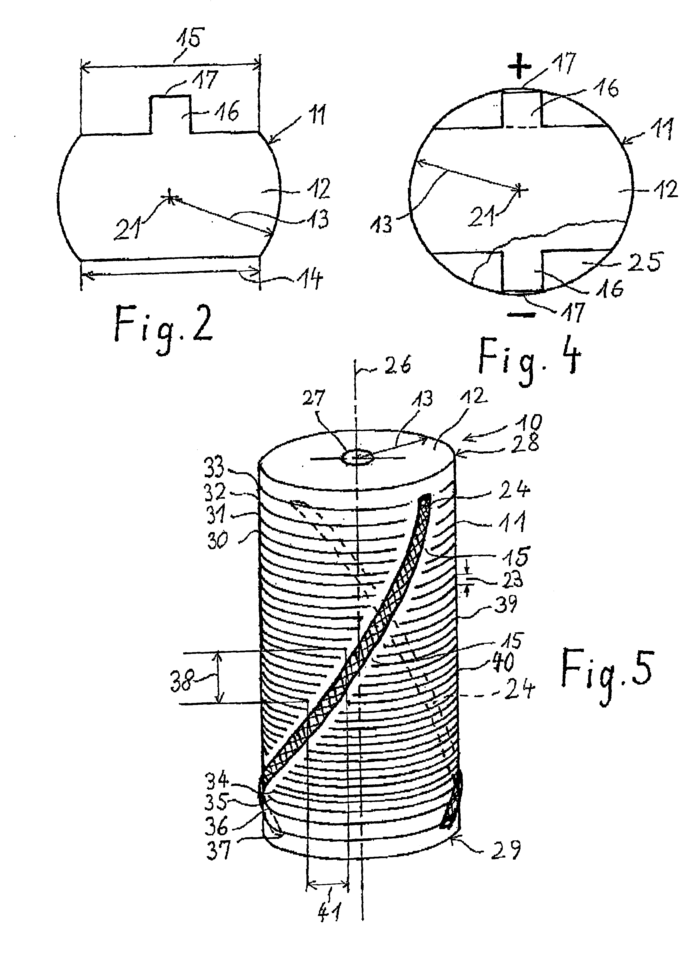 Multilayer actuator with contact surfaces of internal electrodes of the same polarity arranged offset for their external electrodes