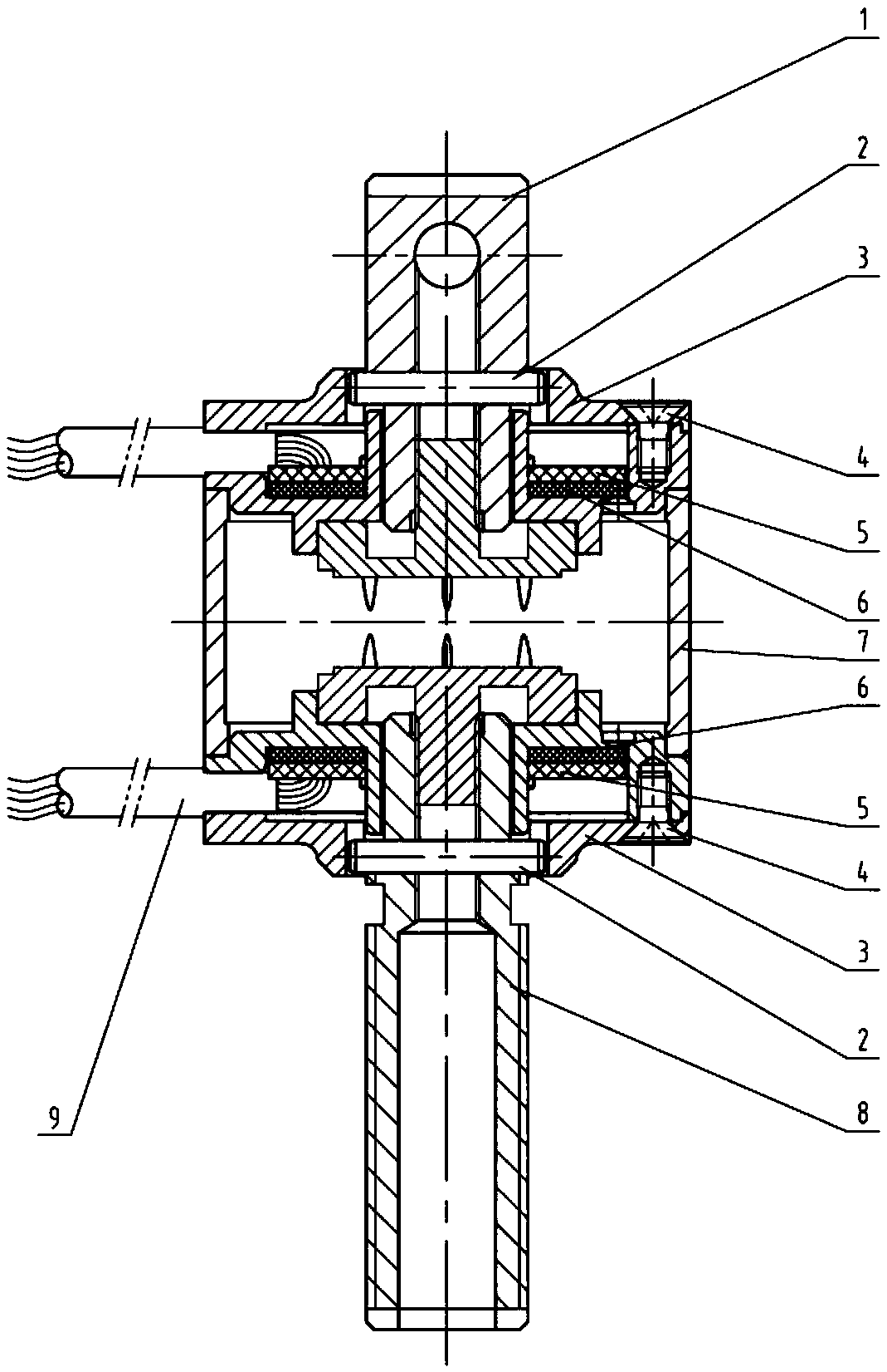 Thin-film sputtering force transducer adapting to lunar environment