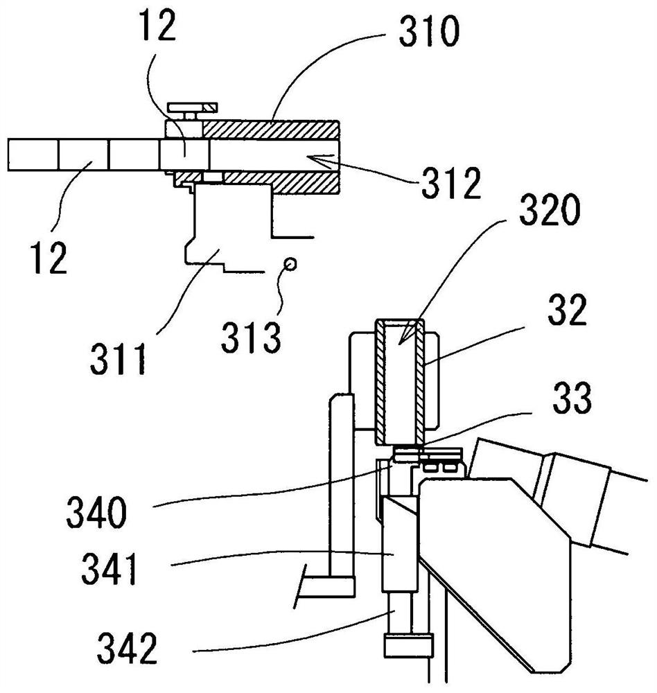 Resin material supply mechanism and resin material supply method