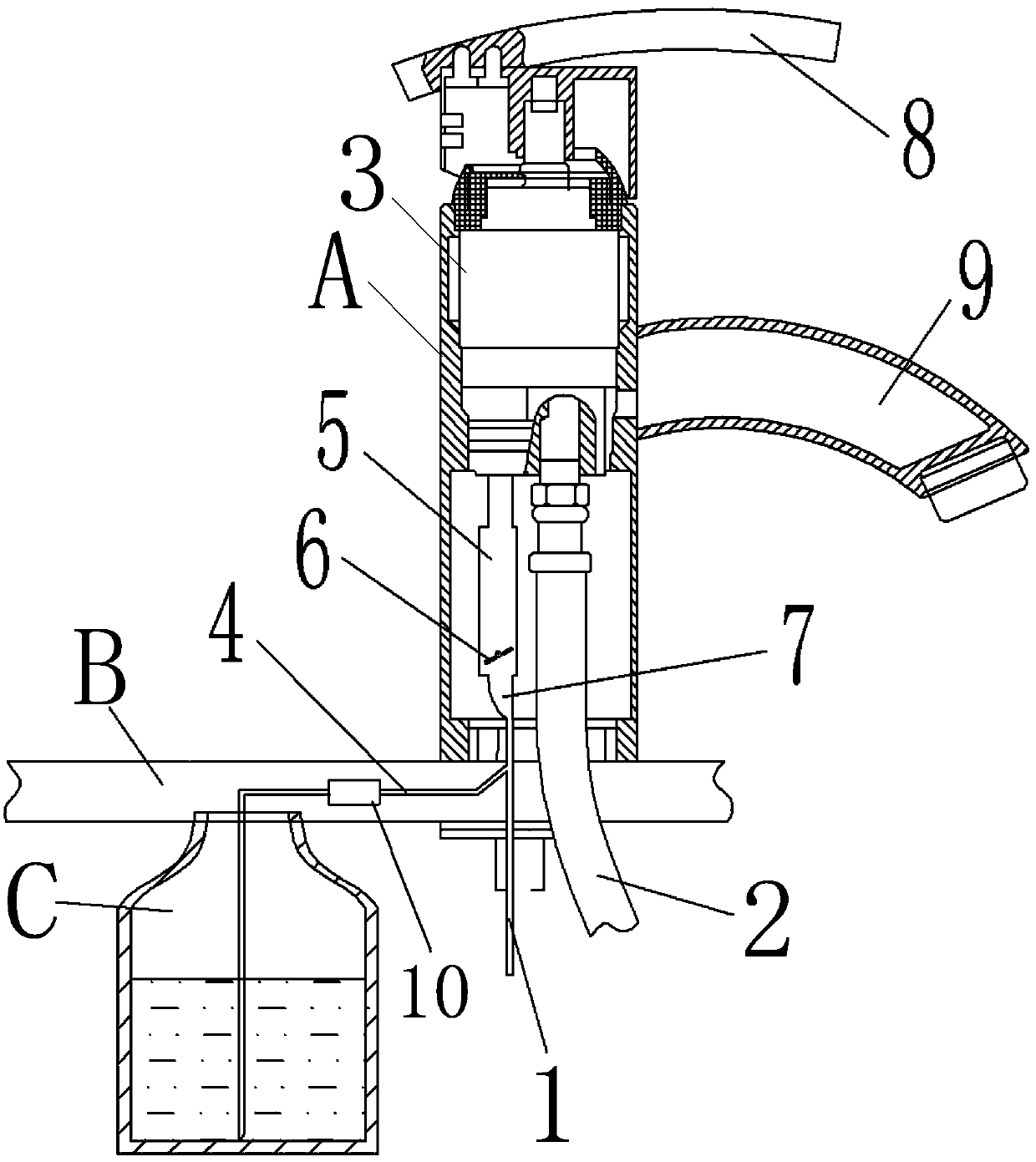 Liquid mixing faucet