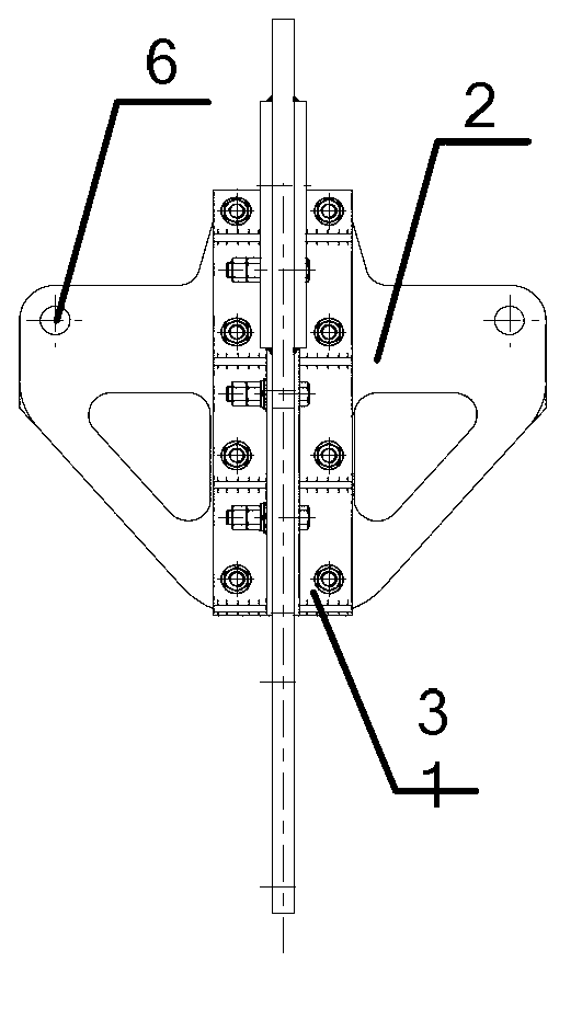 Cross-shaped linking plate for ultra-high voltage (UHV) transmission line