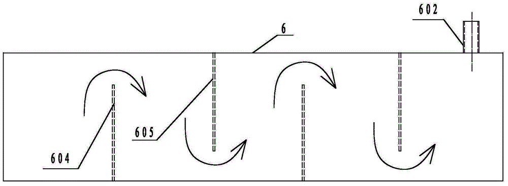 Condenser capable of reducing influences of condensed liquid film