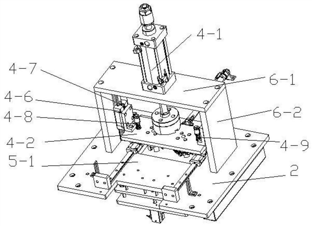 Automatic tire water gap cutting machine