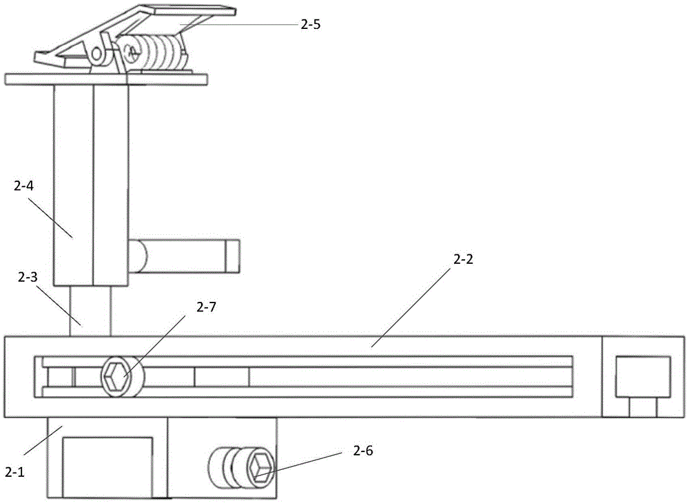 Flexible clamp suitable for positioning and clamping complex curved surfaces of parts