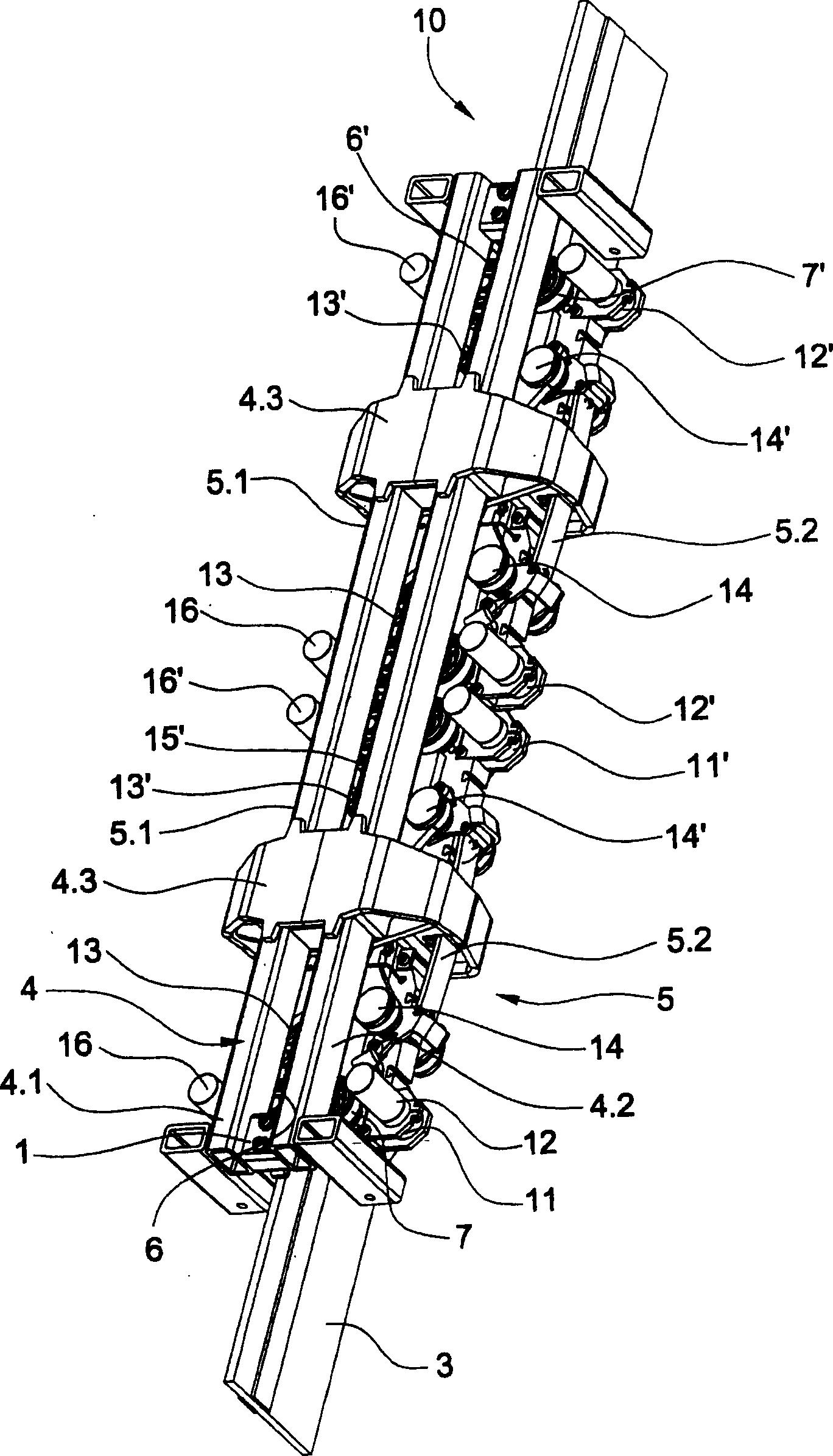 Drive device with linear motor, elevator having said drive and method of drive device