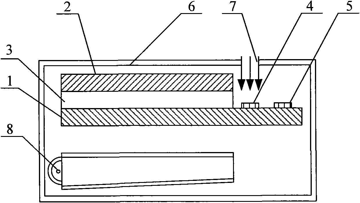 Liquid crystal display device and voltage detection method of optical sensor