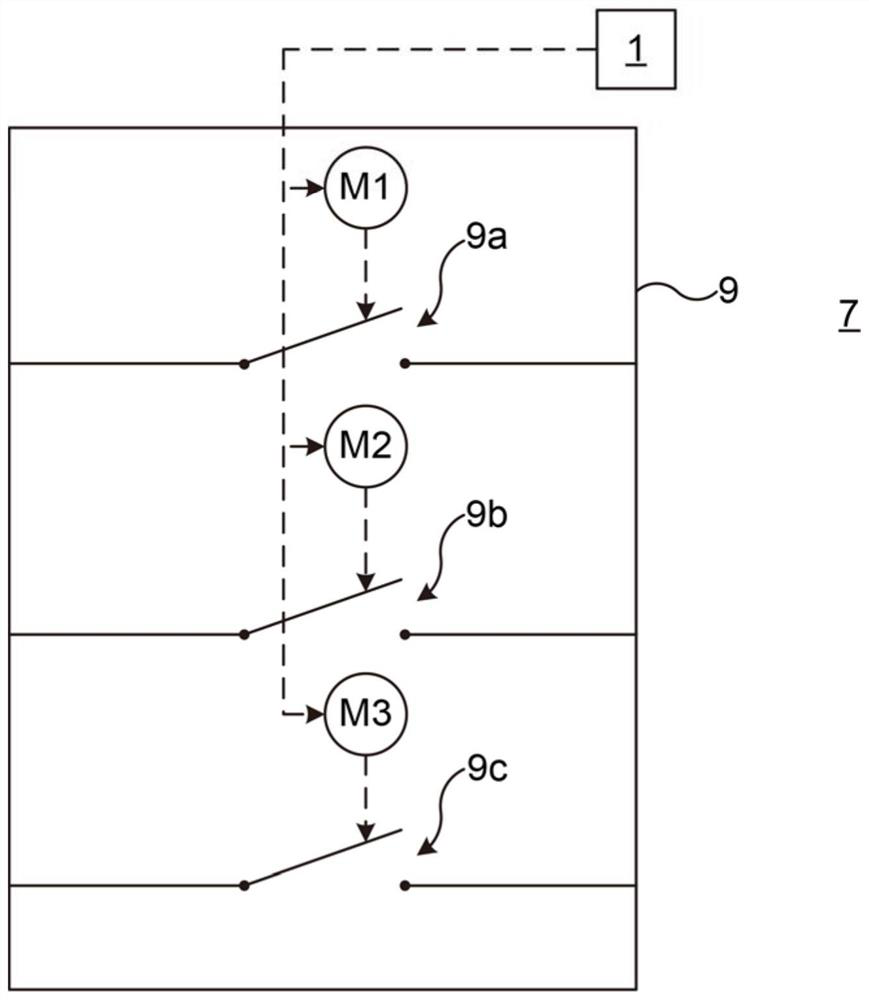 Method of performing a circuit-breaking and closing operation