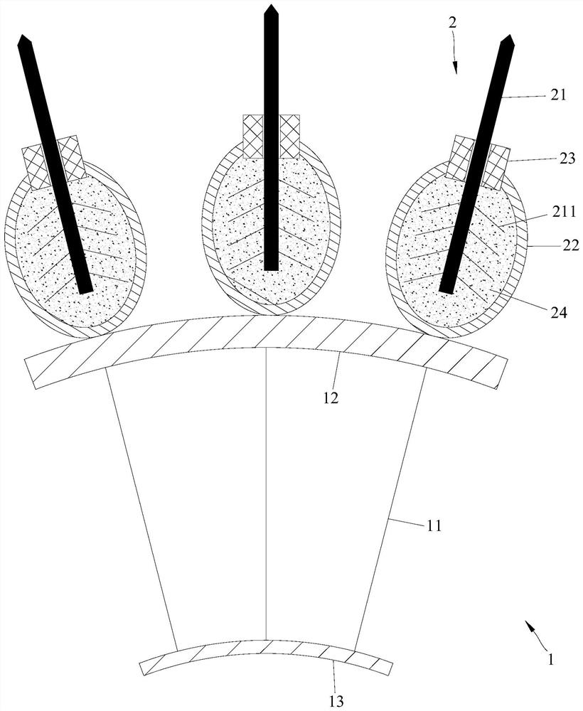 Pile foundation reinforcing structure capable of resisting train vibration and construction method