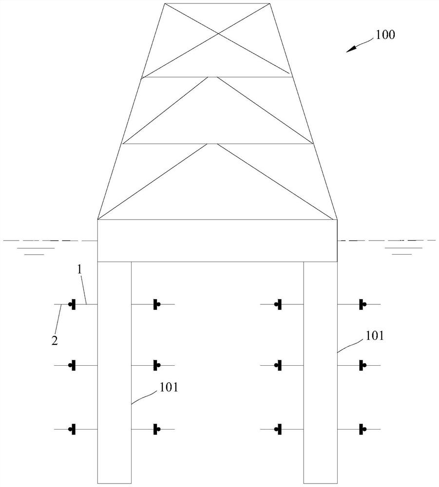 Pile foundation reinforcing structure capable of resisting train vibration and construction method