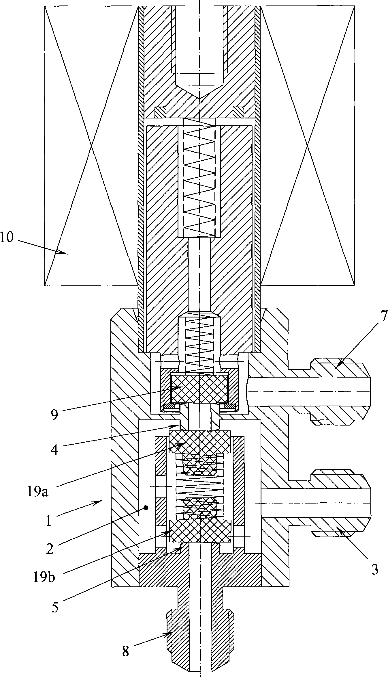 Solenoid valve for controlling flow path